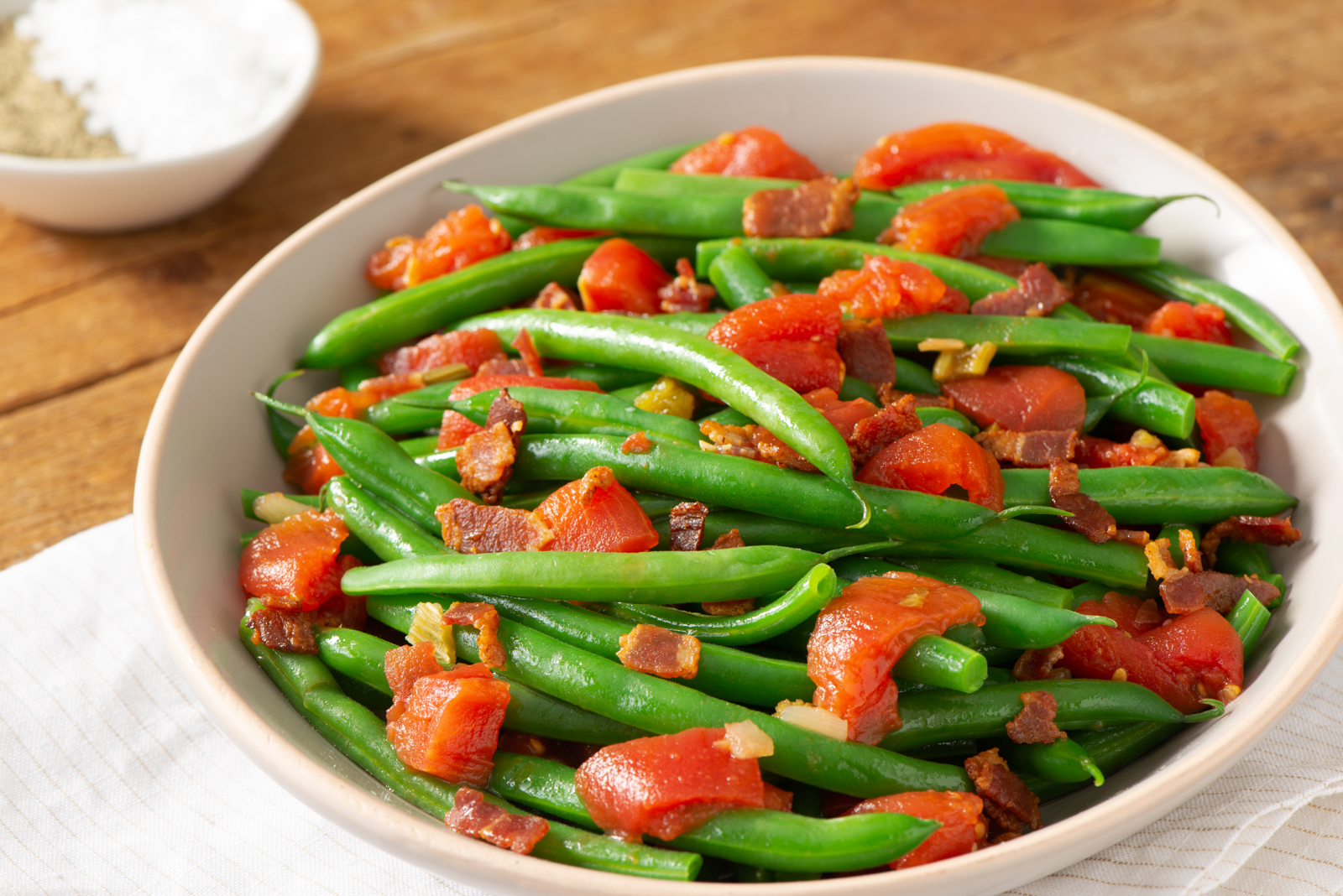 Haricots verts au bacon et aux tomates recipe